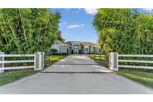 1586 MARTIN LUTHER KING BOULEVARD, WINTER HAVEN, FL 33881 - MLS#MFRL4957040