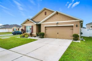 2043 BLUE HIGHLAND DR, LAKELAND, FL 33811 - MLS#MFRL4957085