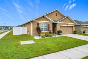 2043 BLUE HIGHLAND DR, LAKELAND, FL 33811 - MLS#MFRL4957085