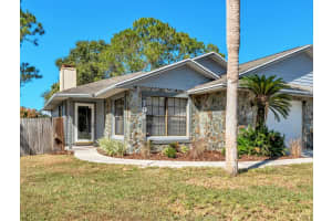 704 HIGHLAND GARDENS LANE, LAKELAND, FL 33813 - MLS#MFRL4957110