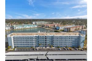 5925 Shore Blvd S #406, GULFPORT