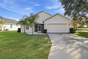 3201 OAK TREE LANE, WINTER HAVEN, FL 33884 - MLS#MFRL4957236