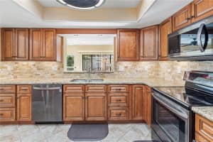 731 CANBERRA ROAD, WINTER HAVEN, FL 33884 - MLS#MFRL4957294