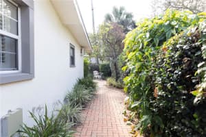 327 EASTON DRIVE, LAKELAND, FL 33803 - MLS#MFRL4957367