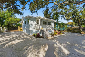 115 KENWOOD AVENUE, NOKOMIS, FL 34275 - MLS#MFRL4957444