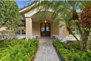 108 LAKE REGION BOULEVARD, WINTER HAVEN, FL 33881 - MLS#MFRL4957549