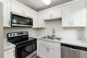 1664 BAYVIEW DRIVE, LAKELAND, FL 33805 - MLS#MFRL4957628