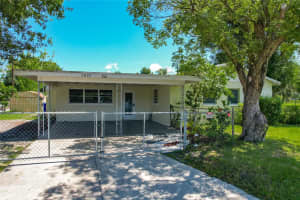1025 CENTRAL AVENUE, LAKELAND, FL 33815 - MLS#MFRL4957667