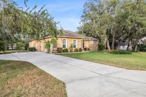 5737 DEER FLAG DRIVE, LAKELAND, FL 33811 - MLS#MFRL4957673