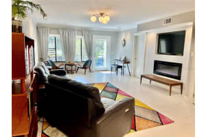 1 LAKE HOLLINGSWORTH DRIVE, LAKELAND, FL 33803 - MLS#MFRL4957742