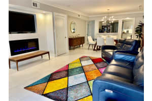 1 LAKE HOLLINGSWORTH DRIVE, LAKELAND, FL 33803 - MLS#MFRL4957742