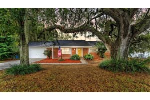 1945 Suzanne Ln, LAKELAND 1945 Suzanne Ln, LAKELAND