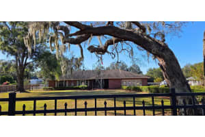 1702 S Miller Rd, VALRICO