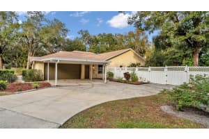 6828 FORESTWOOD DRIVE, LAKELAND, FL 33811 - MLS#MFRL4957989