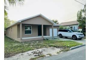 MLS# MFRL4958116, Lakeland, Florida 33815
