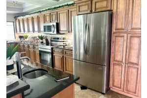 1102 SUGARTREE DRIVE, LAKELAND, FL 33813 - MLS#MFRL4958143