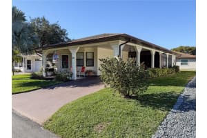 1678 COLONNADES CIRCLE, LAKELAND, FL 33811 - MLS#MFRL4958204