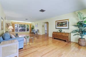 1515 SERPENTINE DRIVE, ST PETERSBURG, FL 33705 - MLS#MFRL4958254