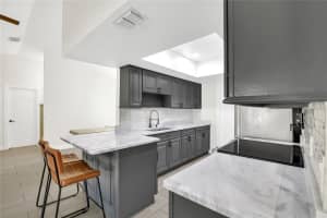 7949 INDIAN HEIGHTS DRIVE, LAKELAND, FL 33810 - MLS#MFRL4958268