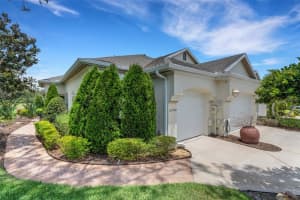 2702 PRESTWICK DRIVE, LAKELAND, FL 33803 - MLS#MFRL4958422