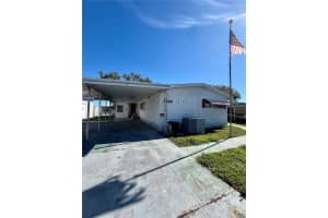1226 Country Club Ln, LAKELAND