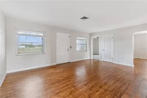 716 AVENUE I NE, WINTER HAVEN, FL 33881 - MLS#MFRL4958483