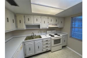 333 LAKE HOWARD DRIVE, WINTER HAVEN, FL 33880 - MLS#MFRL4958557