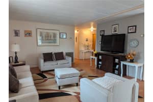 1610 REYNOLDS ROAD, LAKELAND, FL 33801 - MLS#MFRL4958648