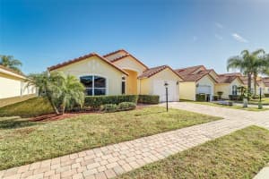 348 ROBIN ROAD, DAVENPORT, FL 33896 - MLS#MFRL4958683