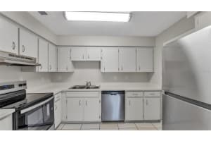 236 VILLAGE CREST COURT, LAKELAND, FL 33809 - MLS#MFRL4958822