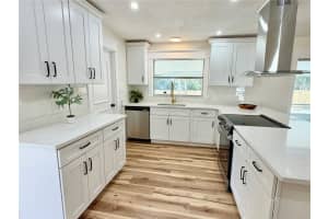 1624 LESLIE DRIVE, LAKELAND, FL 33801 - MLS#MFRL4958850