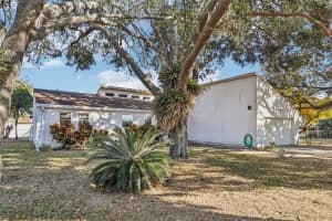 1902 INDIAN TRAILS COURT, LAKELAND, FL 33813 - MLS#MFRL4958956