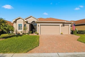 4033 Phoenician Way, WINTER HAVEN