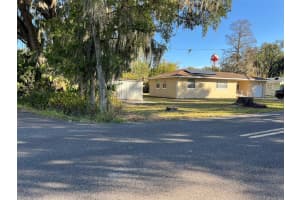 2208 LAKE BOULEVARD, WINTER HAVEN, FL 33881 - MLS#MFRL4959022