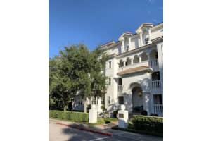 147 S Interlachen Ave #202, WINTER PARK