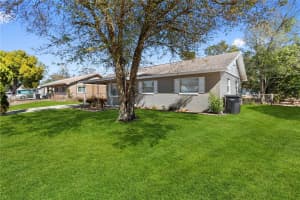 606 HOLT CIRCLE, WINTER HAVEN, FL 33880 - MLS#MFRL4959309