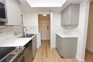 2025 SYLVESTER ROAD, LAKELAND, FL 33803 - MLS#MFRL4959672