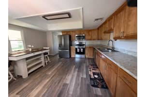 208 CENTER STREET, AUBURNDALE, FL 33823 - MLS#MFRL4959979