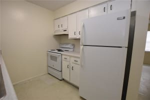 619 ROBIN ROAD, LAKELAND, FL 33803 - MLS#MFRL4960104