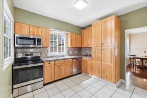 624 AVENUE A NE, WINTER HAVEN, FL 33881 - MLS#MFRL4960120