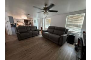 2412 ISLAND OAKS W, LAKELAND, FL 33805 - MLS#MFRL4960159