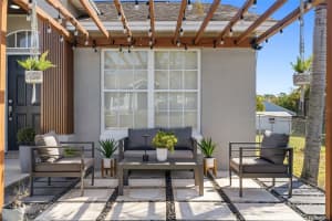 8025 RIDGEGLEN CIR W, LAKELAND, FL 33809 - MLS#MFRL4960223