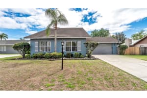 2221 EASTMEADOWS ROAD, LAKELAND, FL 33812 - MLS#MFRL4960321