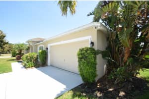 241 PINE SHADOW LANE, AUBURNDALE, FL 33823 - MLS#MFRL4960428