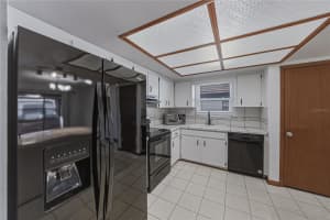 466 LAKE CAROLYN CIRCLE, LAKELAND, FL 33813 - MLS#MFRL4960447