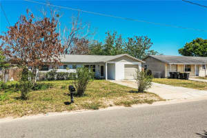 1015 CAREFREE COVE DRIVE, WINTER HAVEN, FL 33881 - MLS#MFRL4960484