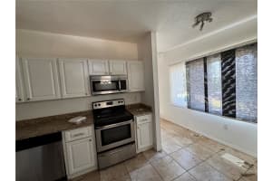 7921 LAKESHORE DRIVE, TAMPA, FL 33604 - MLS#MFRL4960530