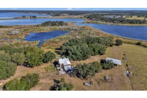 13800 COUNTY ROAD 450, UMATILLA, FL 32784 - MLS#MFRL4960577