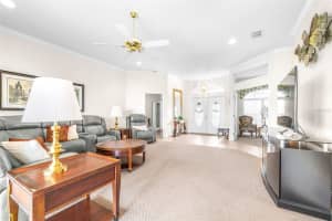 6758 HUNTINGTON HILLS BOULEVARD, LAKELAND, FL 33810 - MLS#MFRL4960686