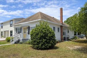 231 AVENUE A NE, WINTER HAVEN, FL 33881 - MLS#MFRL4960914